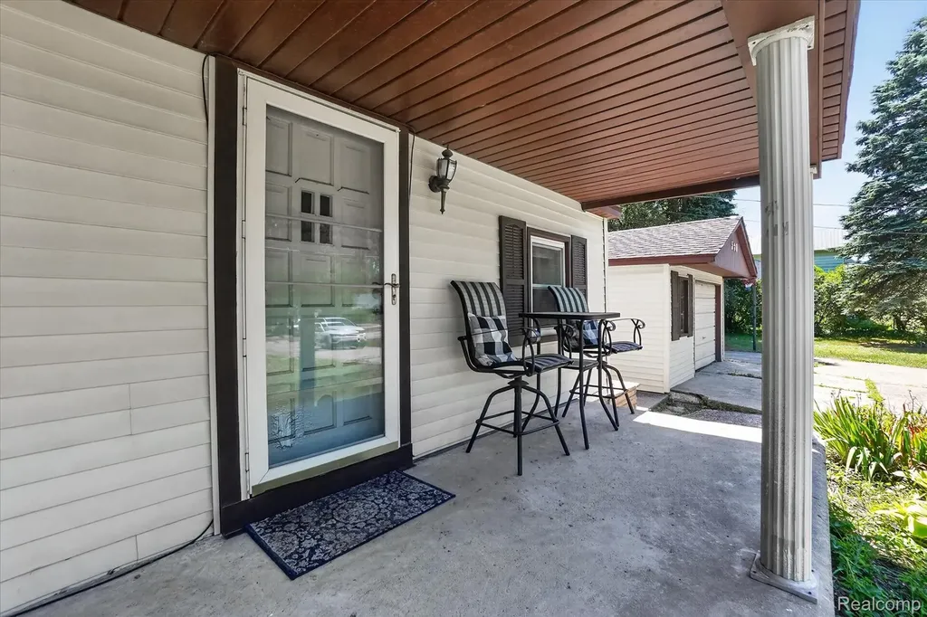 508 Deland Road Flushing City MI 48433