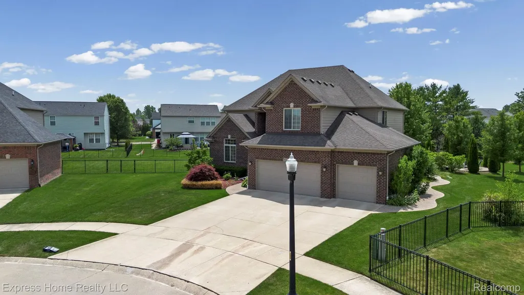 56713 Peach Tree Lane Macomb Township MI 48042
