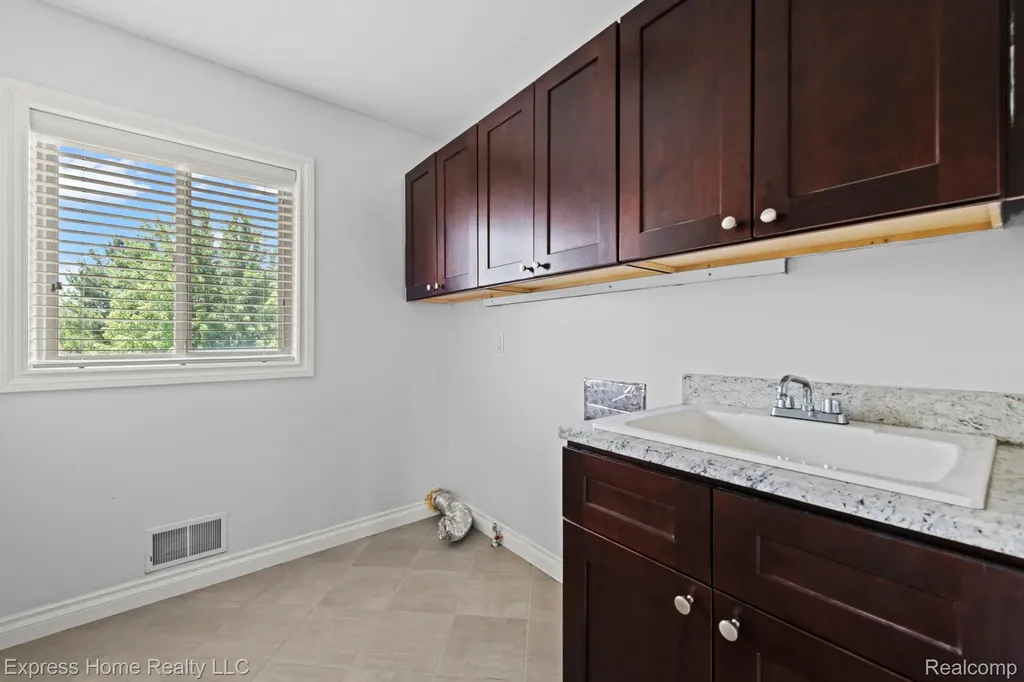 56713 Peach Tree Lane Macomb Township MI 48042