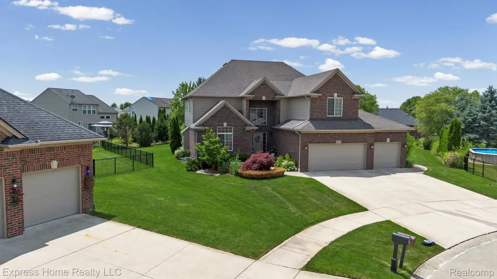 56713 Peach Tree Lane Macomb Township MI 48042