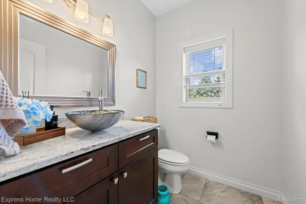 56713 Peach Tree Lane Macomb Township MI 48042
