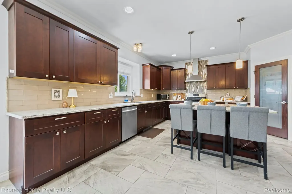 56713 Peach Tree Lane Macomb Township MI 48042