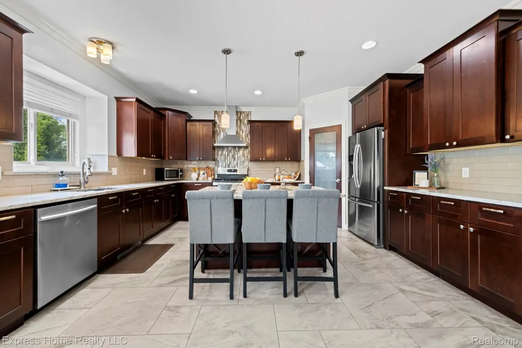 56713 Peach Tree Lane Macomb Township MI 48042