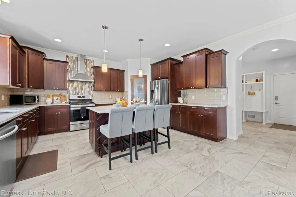 56713 Peach Tree Lane Macomb Township MI 48042