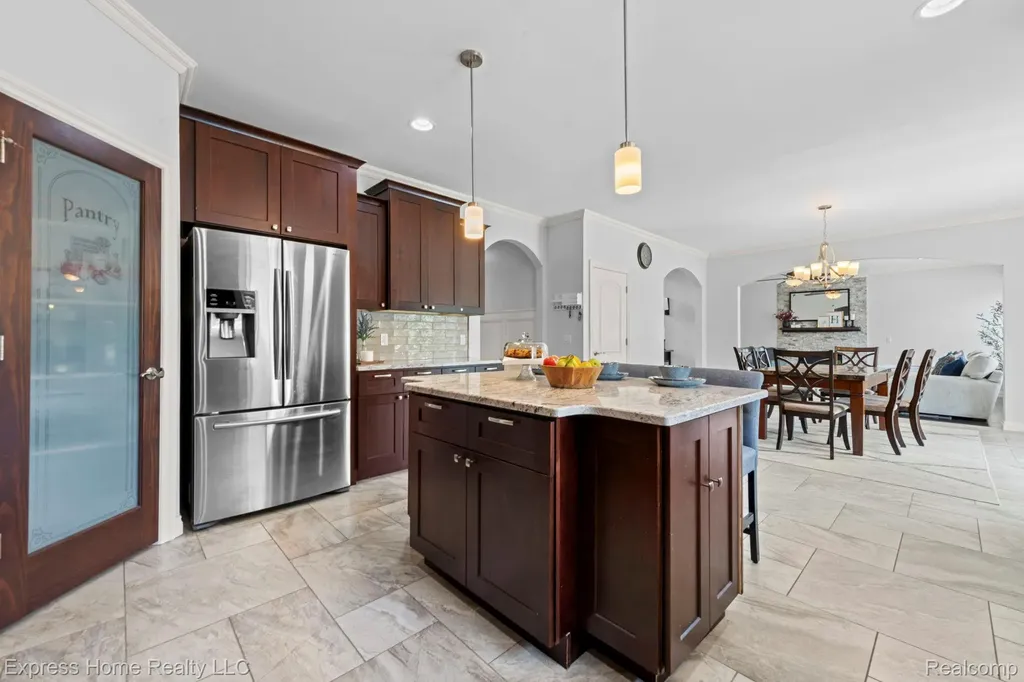 56713 Peach Tree Lane Macomb Township MI 48042