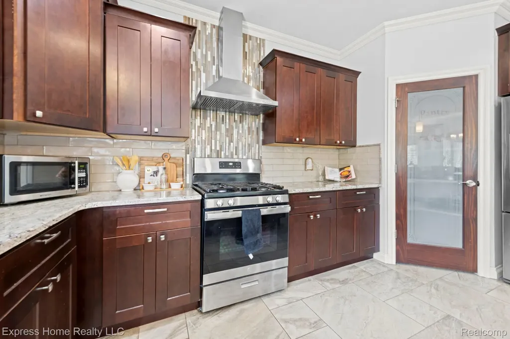 56713 Peach Tree Lane Macomb Township MI 48042
