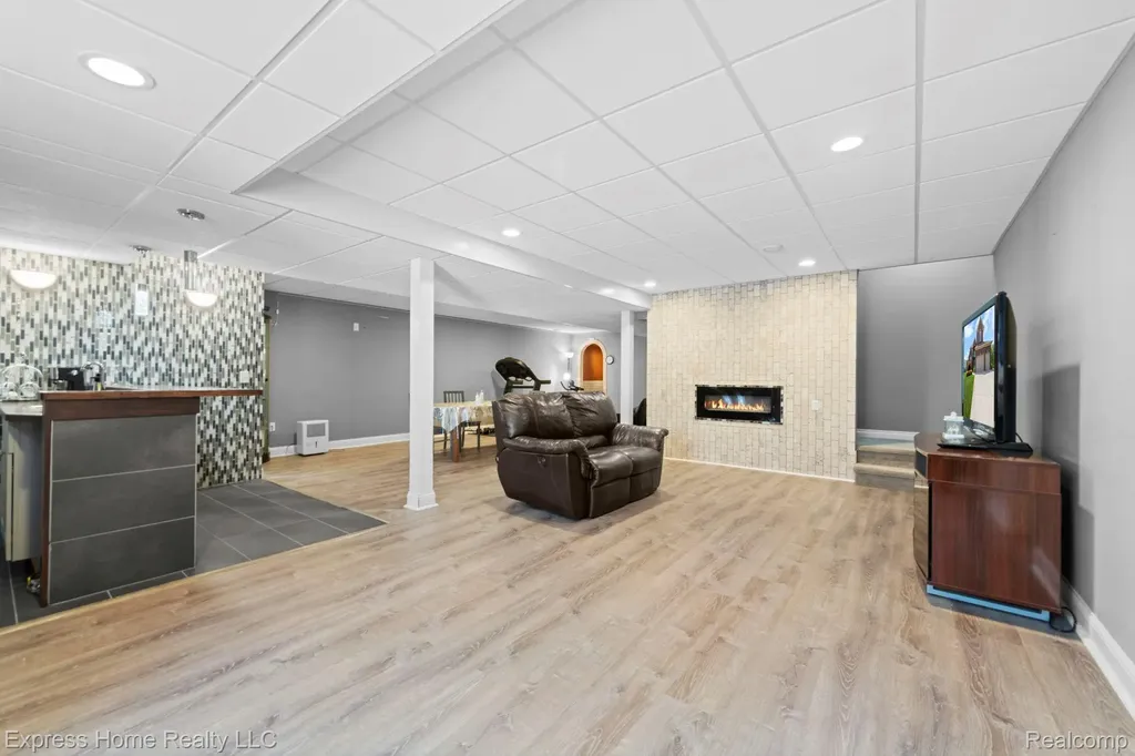 56713 Peach Tree Lane Macomb Township MI 48042