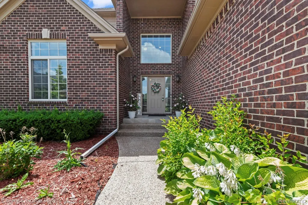 56713 Peach Tree Lane Macomb Township MI 48042