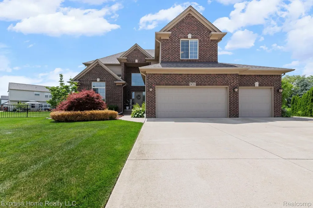 56713 Peach Tree Lane Macomb Township MI 48042