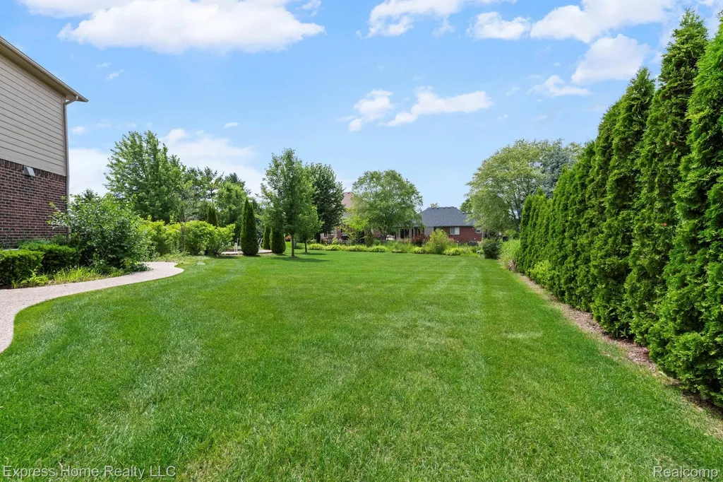 56713 Peach Tree Lane Macomb Township MI 48042