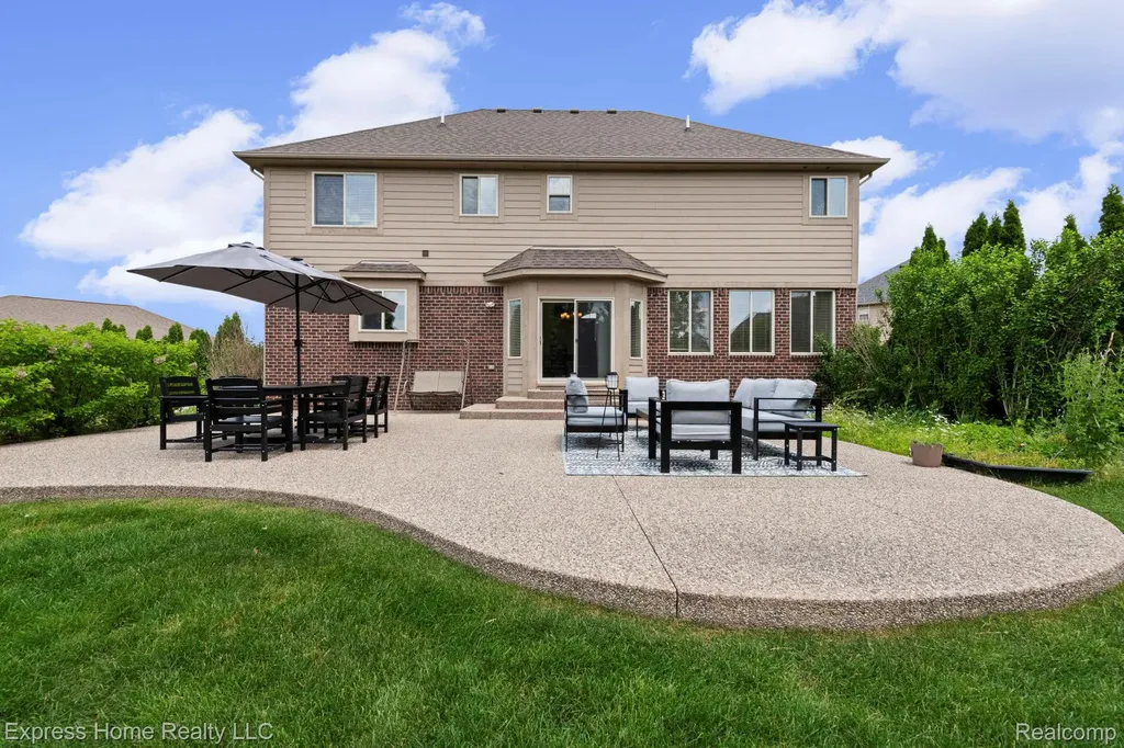 56713 Peach Tree Lane Macomb Township MI 48042