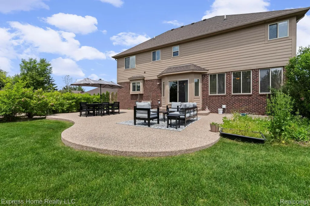 56713 Peach Tree Lane Macomb Township MI 48042