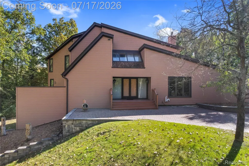 5685 Paint Valley Drive Rochester City MI 48306