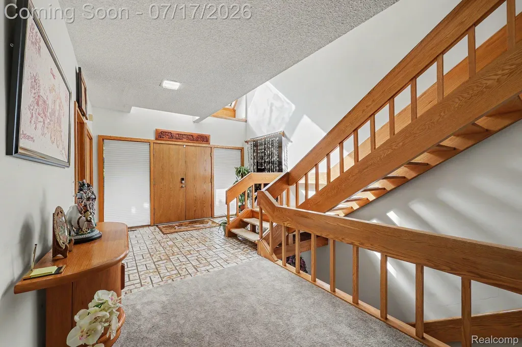5685 Paint Valley Drive Rochester City MI 48306
