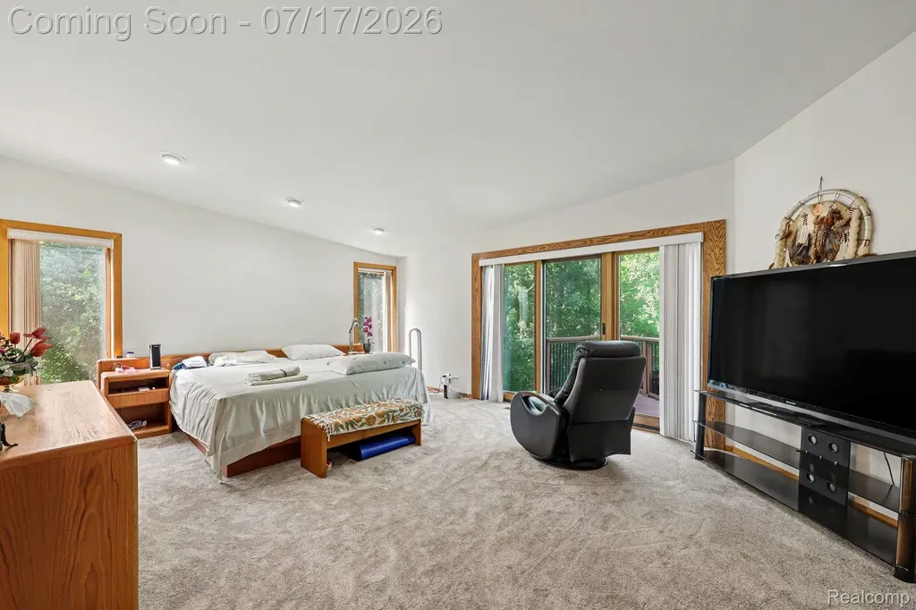 5685 Paint Valley Drive Rochester City MI 48306