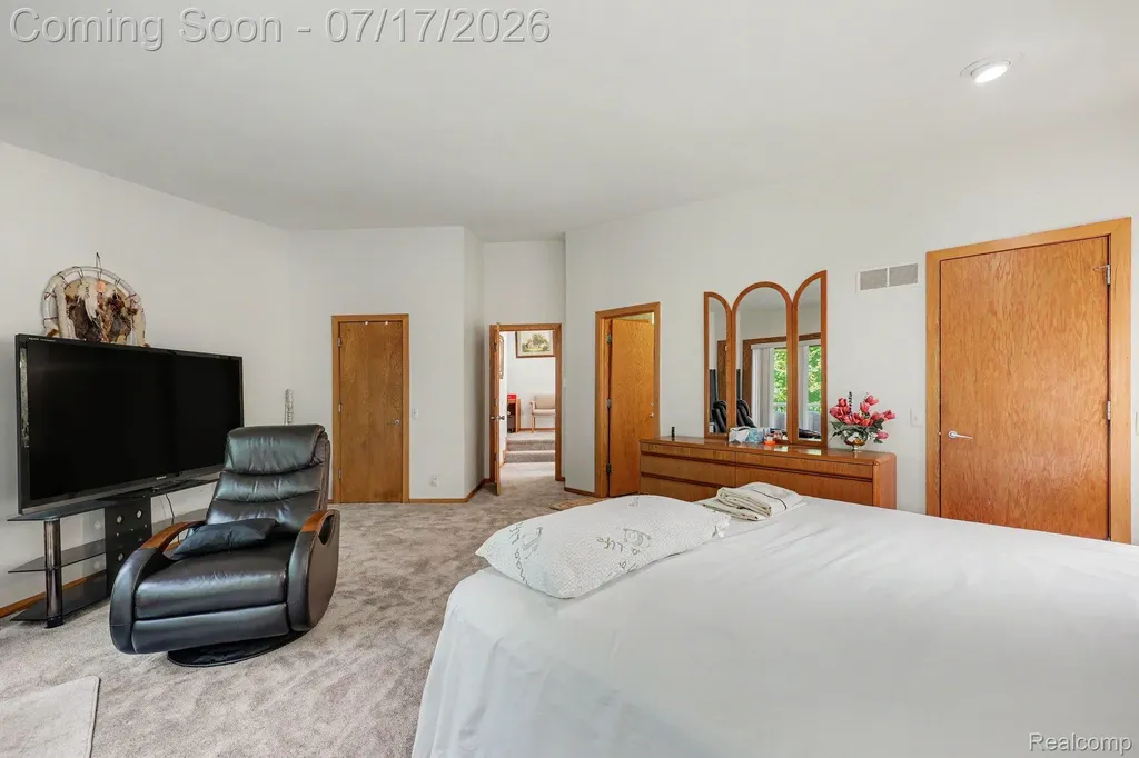5685 Paint Valley Drive Rochester City MI 48306