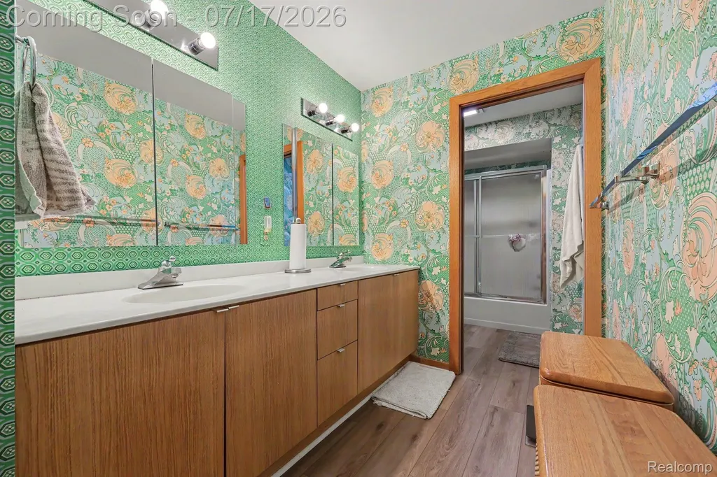5685 Paint Valley Drive Rochester City MI 48306