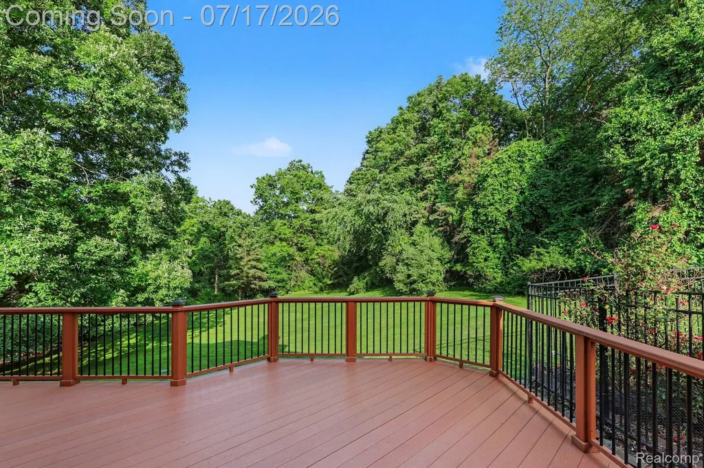 5685 Paint Valley Drive Rochester City MI 48306