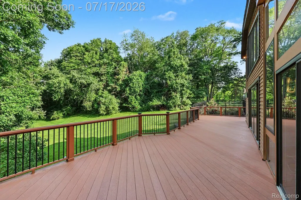 5685 Paint Valley Drive Rochester City MI 48306
