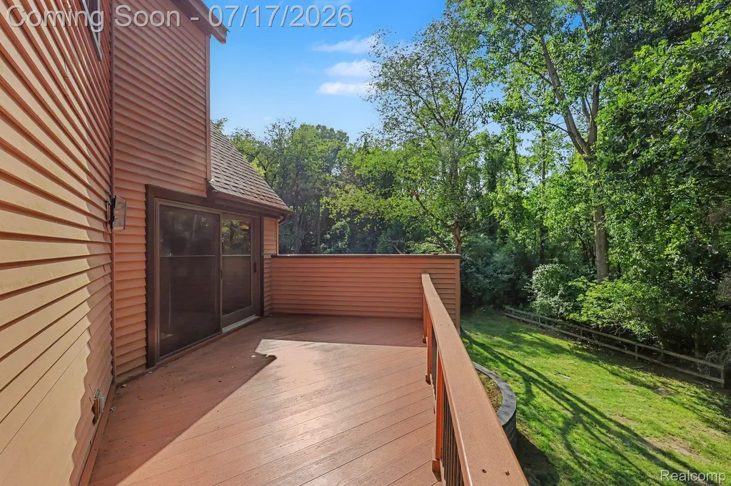 5685 Paint Valley Drive Rochester City MI 48306