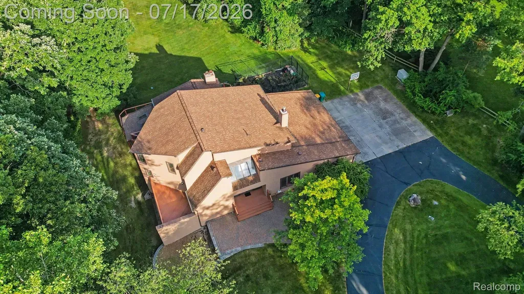 5685 Paint Valley Drive Rochester City MI 48306