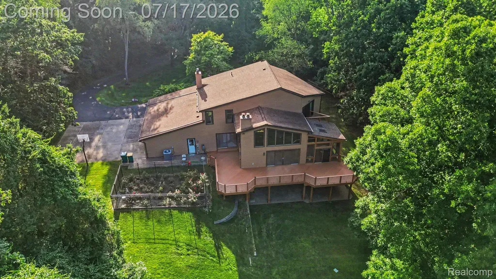 5685 Paint Valley Drive Rochester City MI 48306