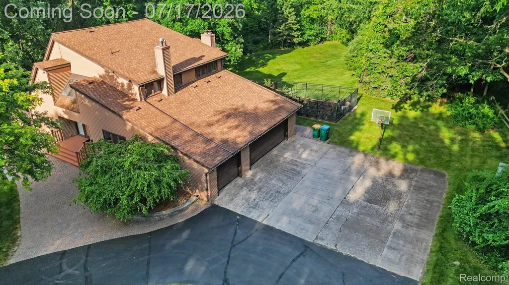 5685 Paint Valley Drive Rochester City MI 48306