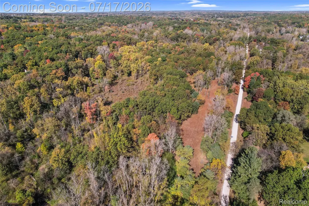 5685 Paint Valley Drive Rochester City MI 48306