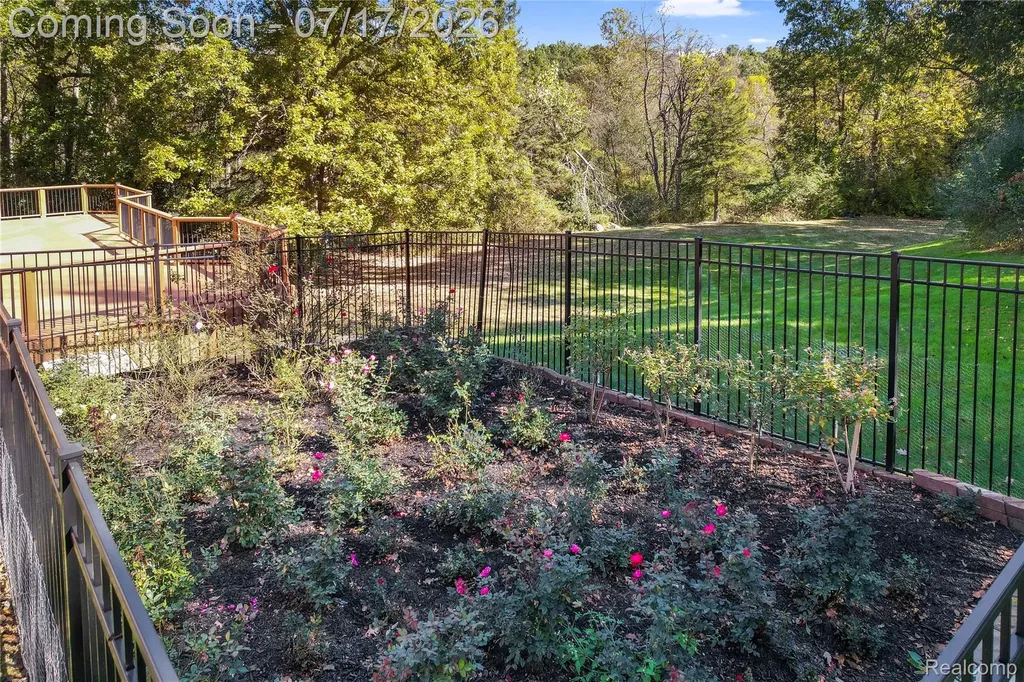 5685 Paint Valley Drive Rochester City MI 48306