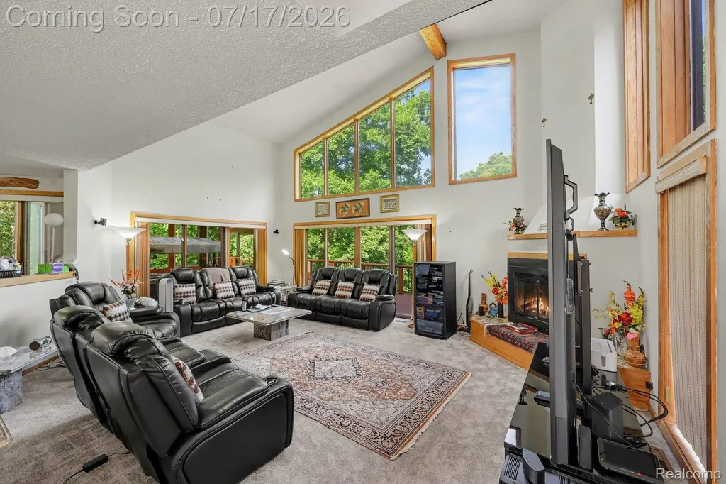5685 Paint Valley Drive Rochester City MI 48306