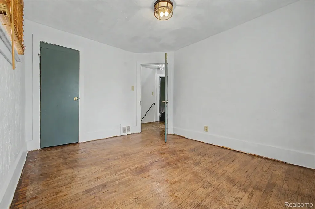 6539 Greenview Avenue Detroit City MI 48228