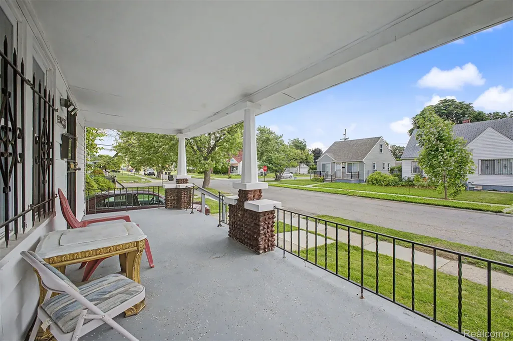 6539 Greenview Avenue Detroit City MI 48228