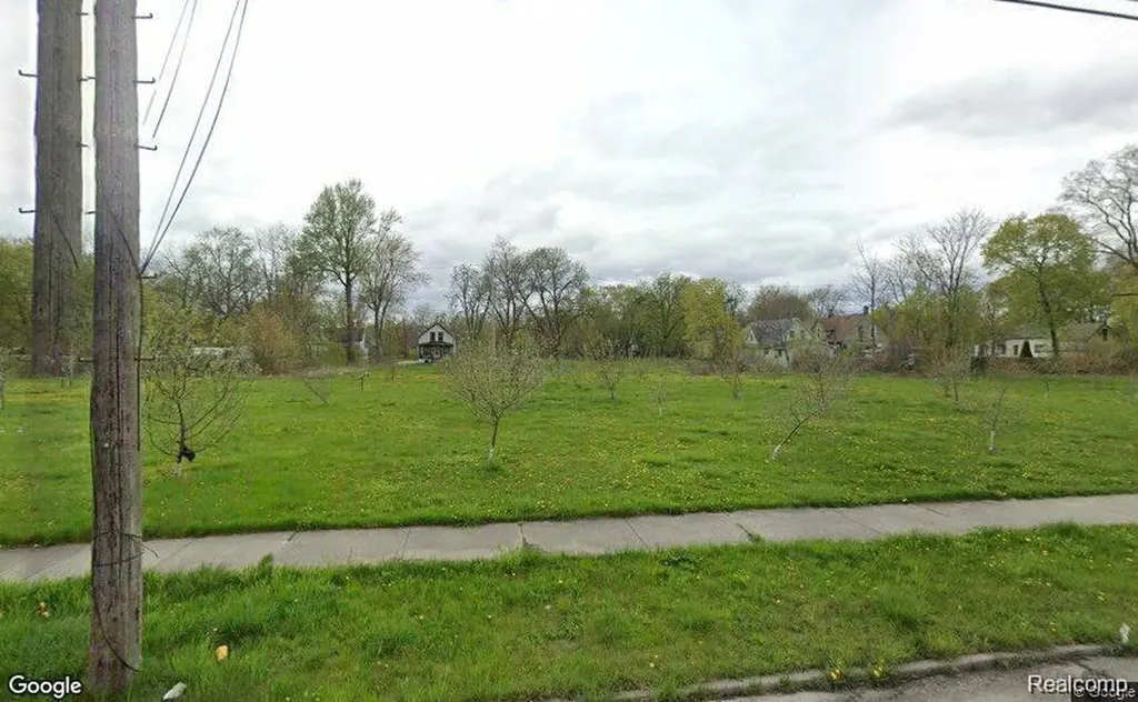 221 S 14th Street Saginaw City MI 48601