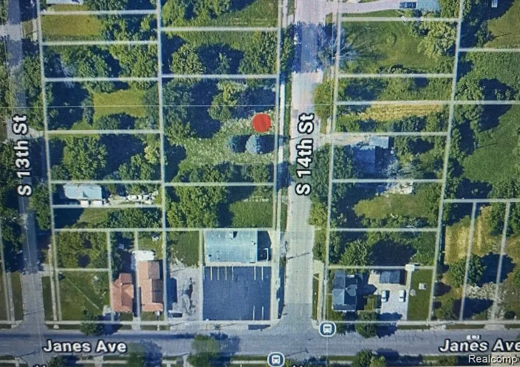 221 S 14th Street Saginaw City MI 48601