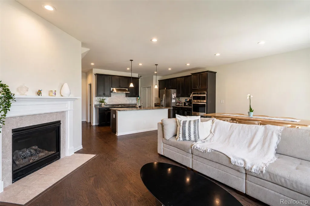 43479 Prospect Lane Novi City MI 48375