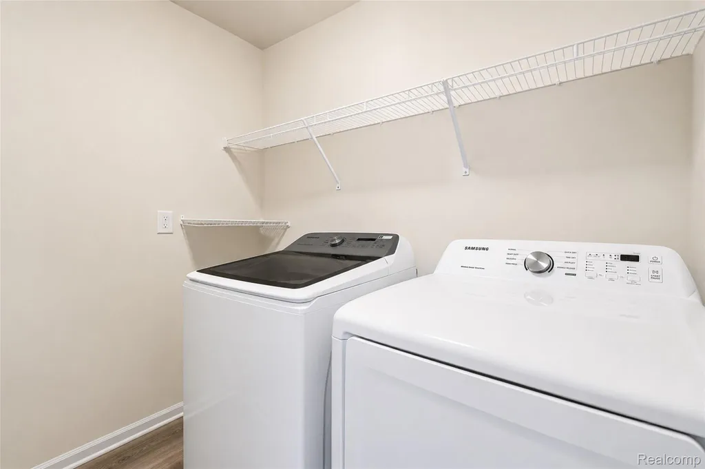 43479 Prospect Lane Novi City MI 48375