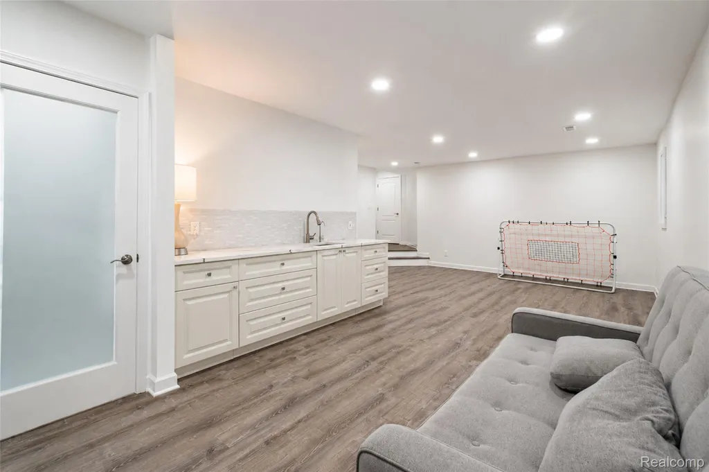 43479 Prospect Lane Novi City MI 48375