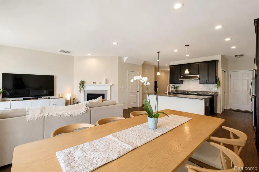 43479 Prospect Lane Novi City MI 48375