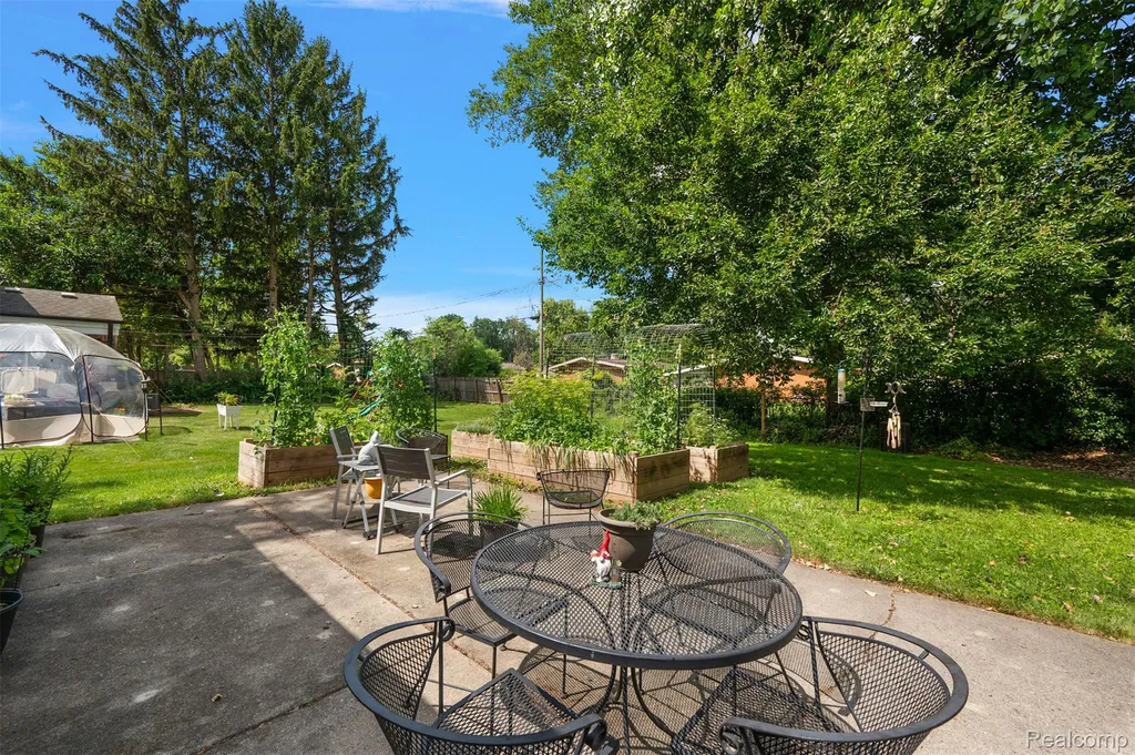 29815 Marshall Street Southfield City MI 48076
