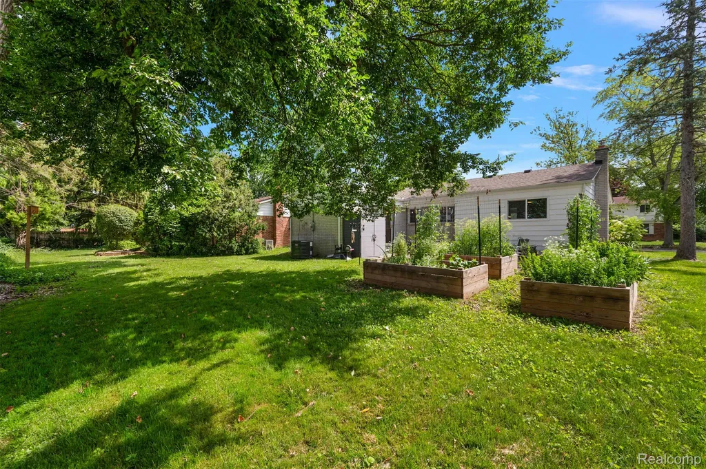 29815 Marshall Street Southfield City MI 48076