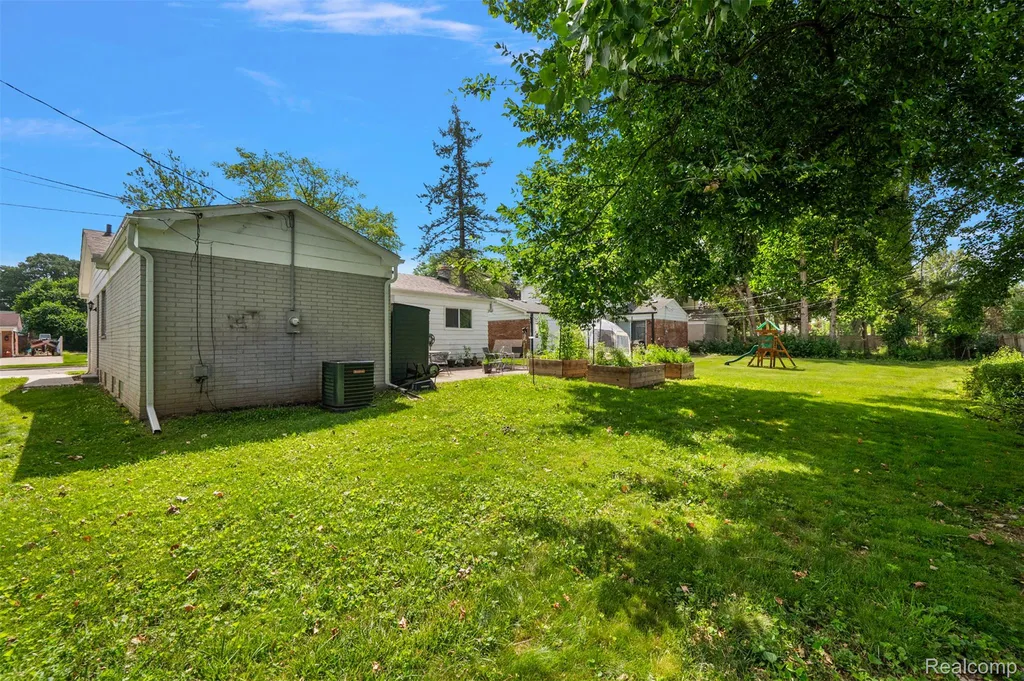29815 Marshall Street Southfield City MI 48076