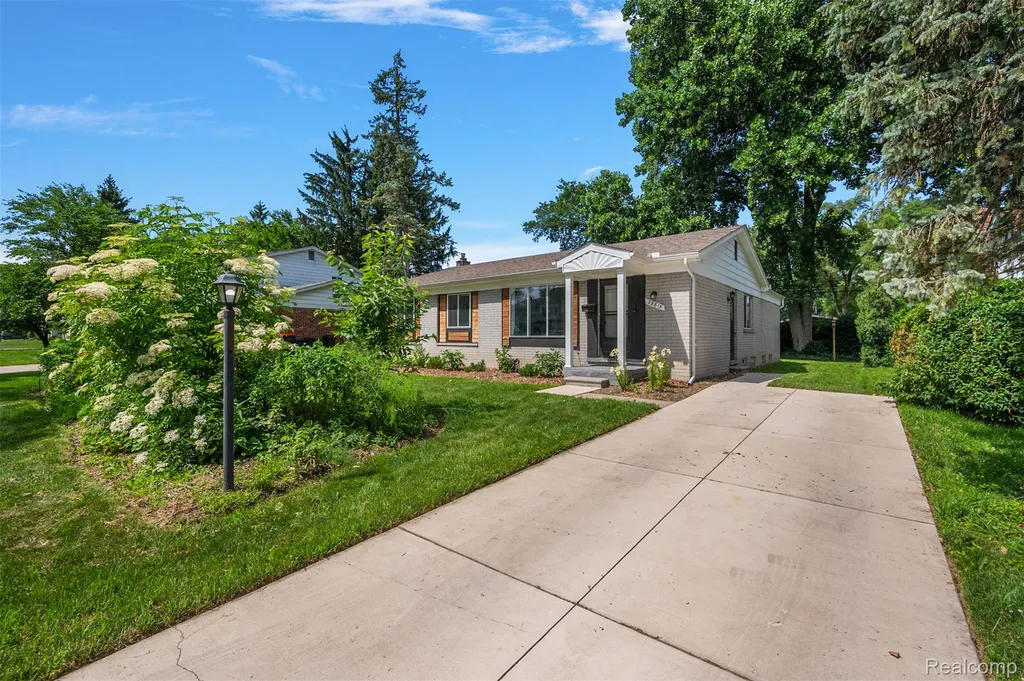 29815 Marshall Street Southfield City MI 48076