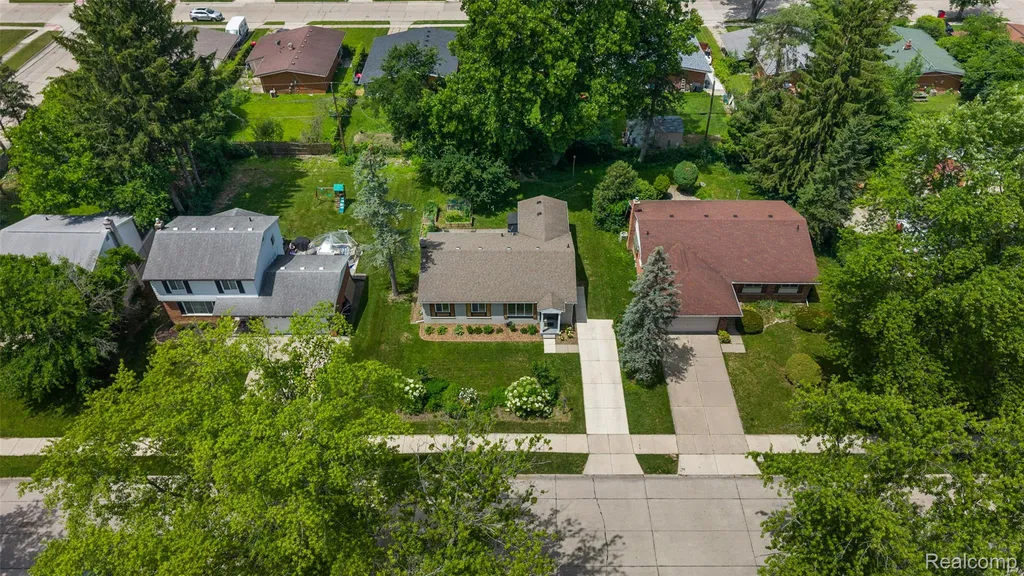 29815 Marshall Street Southfield City MI 48076