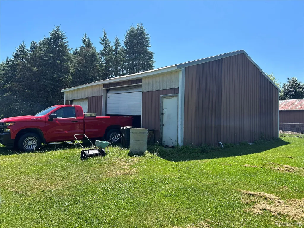 11039 Torrey Road Fenton Charter Township MI 48430