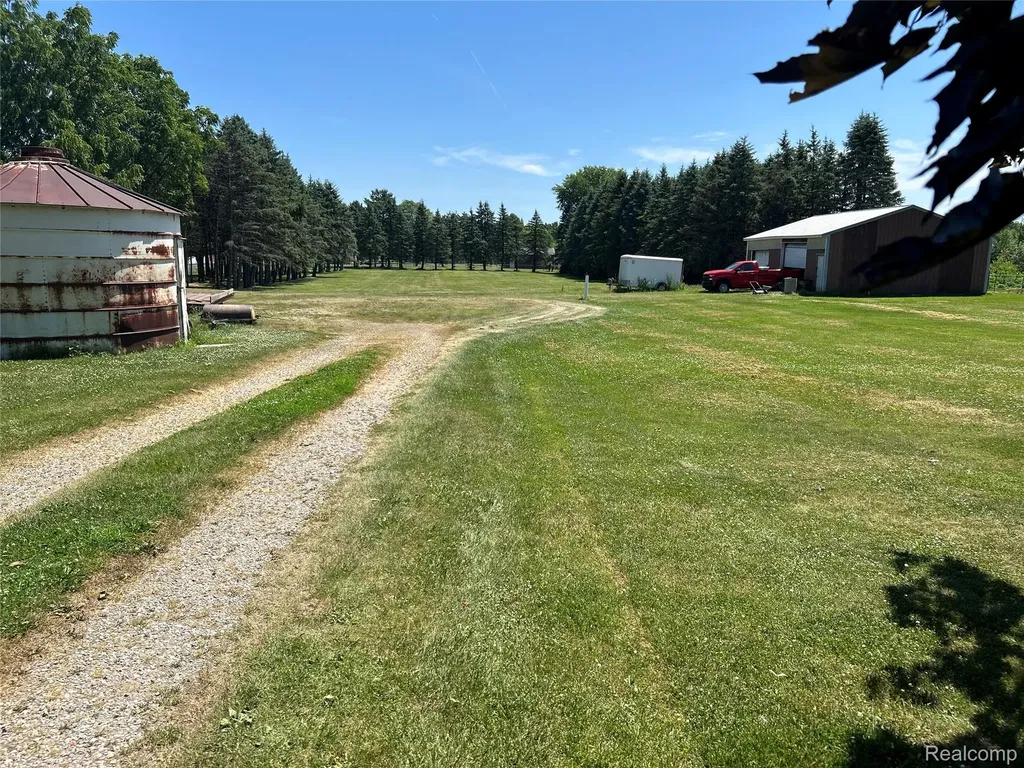 11039 Torrey Road Fenton Charter Township MI 48430