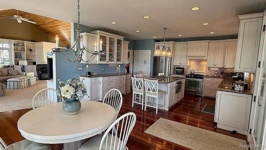 3219 Midway Drive Onekama Township MI 49675