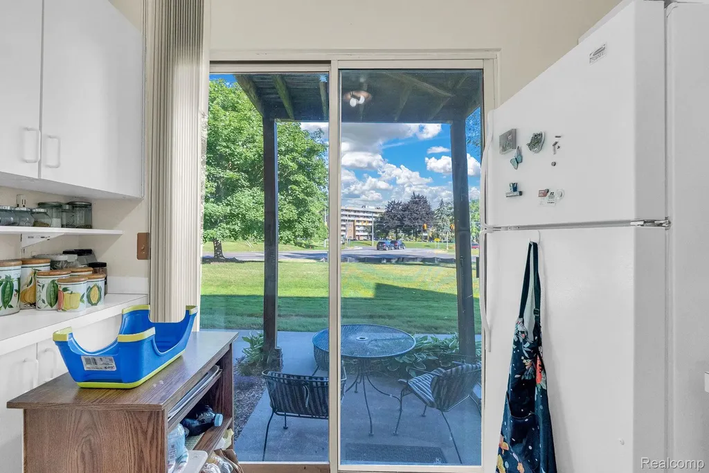 45000 Bayview Drive Novi City MI 48377