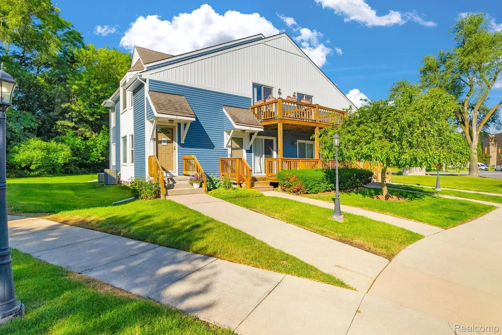 45000 Bayview Drive Novi City MI 48377