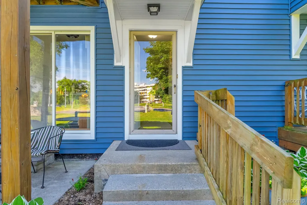 45000 Bayview Drive Novi City MI 48377