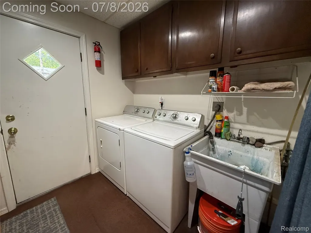 756 Cedarlawn Road Waterford Charter Township MI 48328